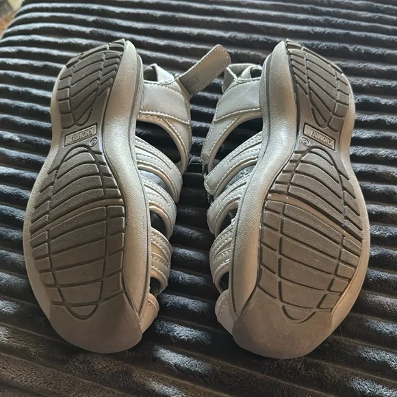 8M Kombu Women’s Athletic Water Shoes - Great Condition! Like New!! - Picture 3 of 4